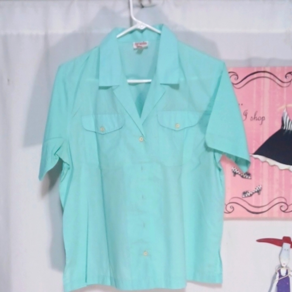 AMELIA LADIES TOP SIZE 12 IN A BEAUTIFUL LIGHT TURQUOISE